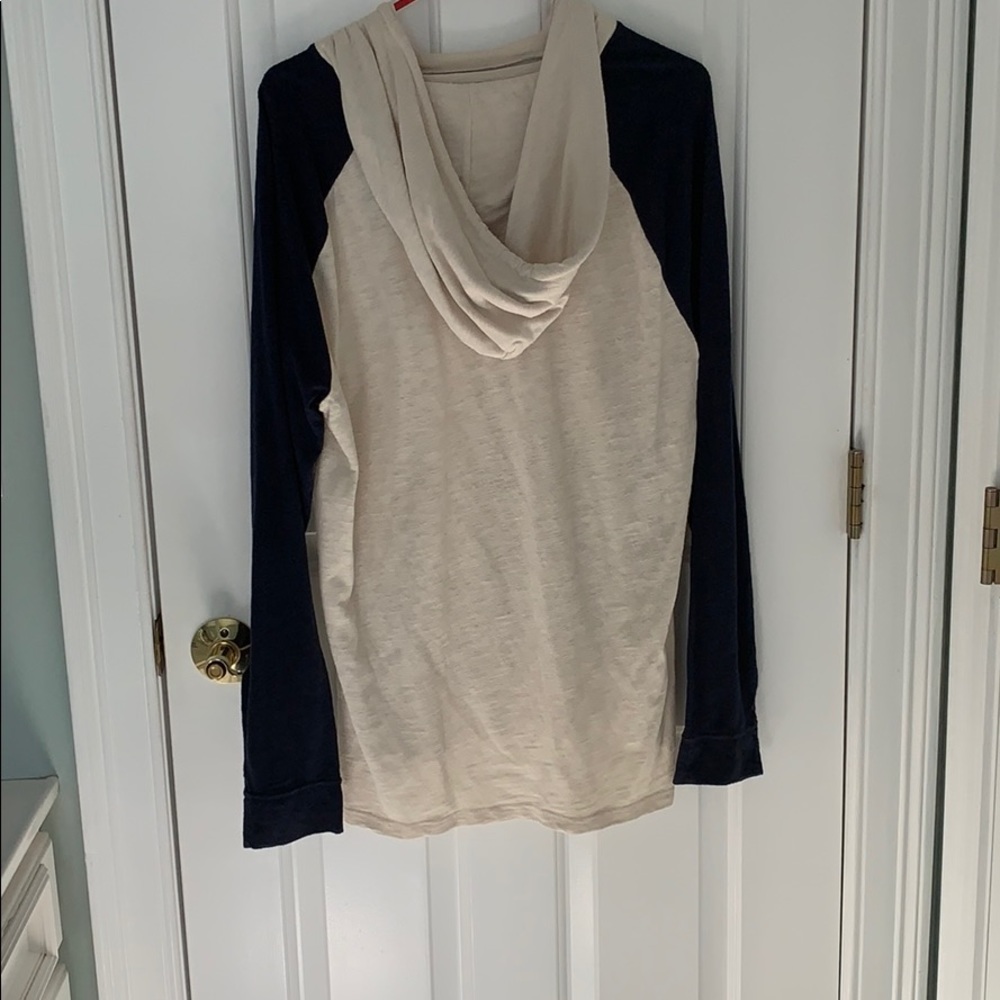 Sweatshirt - Picture 2 of 4
